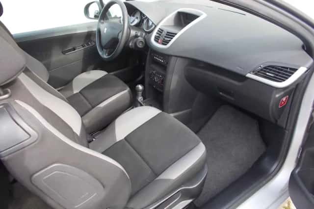 Peugeot 207 (2008) thumbnail 4