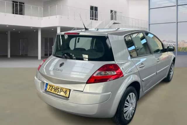 Renault Mégane (2009) thumbnail 2
