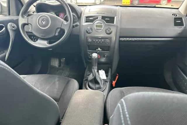 Renault Mégane (2009) thumbnail 3