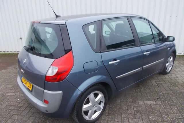 Renault Scénic (2009) thumbnail 2