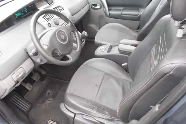 Renault Scénic (2009) thumbnail 3