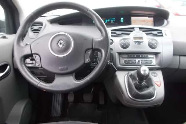 Renault Scénic (2009) thumbnail 5