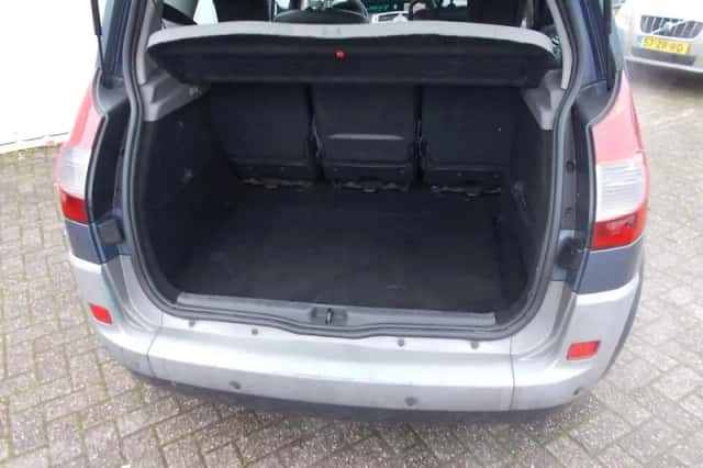 Renault Scénic (2009) thumbnail 6