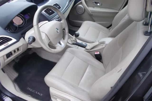 Renault Mégane (2010) thumbnail 3