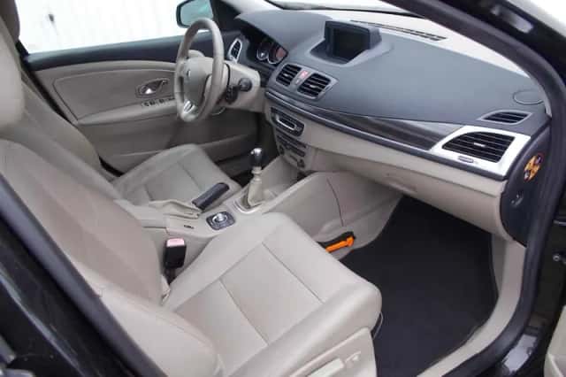Renault Mégane (2010) thumbnail 4