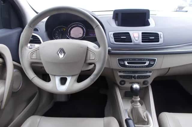 Renault Mégane (2010) thumbnail 5