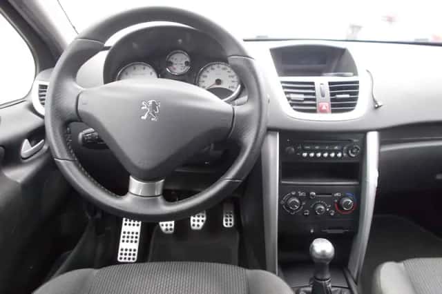 Peugeot 207 (2011) thumbnail 5