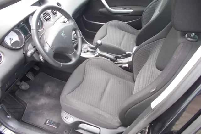 Peugeot 308 (2010) thumbnail 3