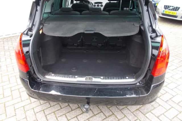Peugeot 308 (2010) thumbnail 6