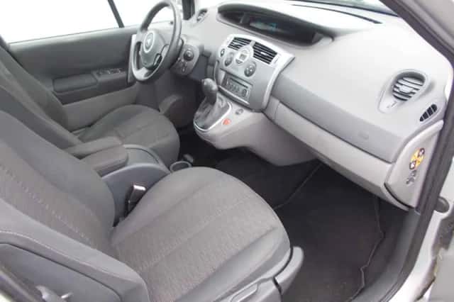 Renault Scénic (2008) thumbnail 4