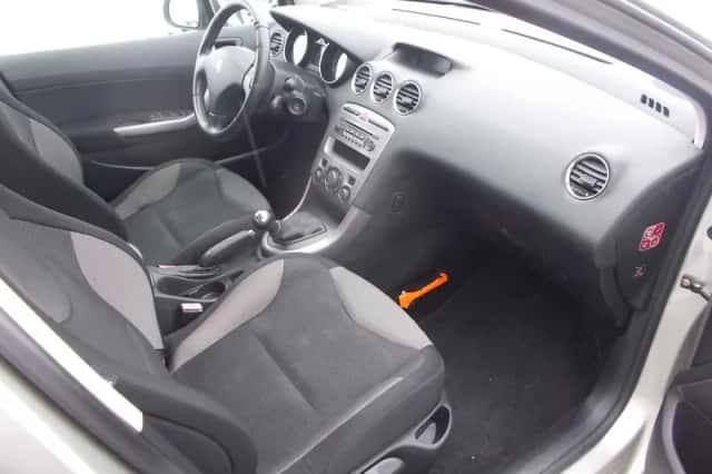 Peugeot 308 (2008) thumbnail 4