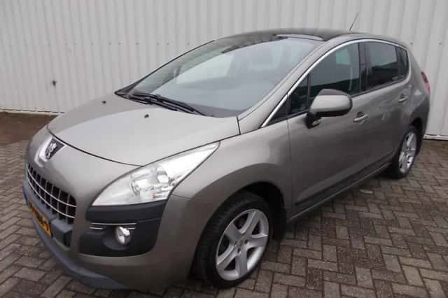 Peugeot 3008 (2010) thumbnail 1