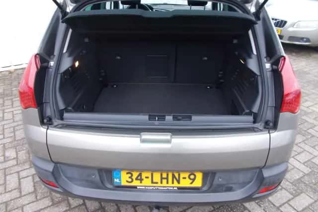 Peugeot 3008 (2010) thumbnail 6