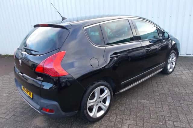 Peugeot 3008 (2009) thumbnail 2