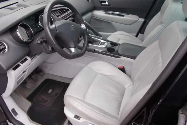 Peugeot 3008 (2009) thumbnail 3
