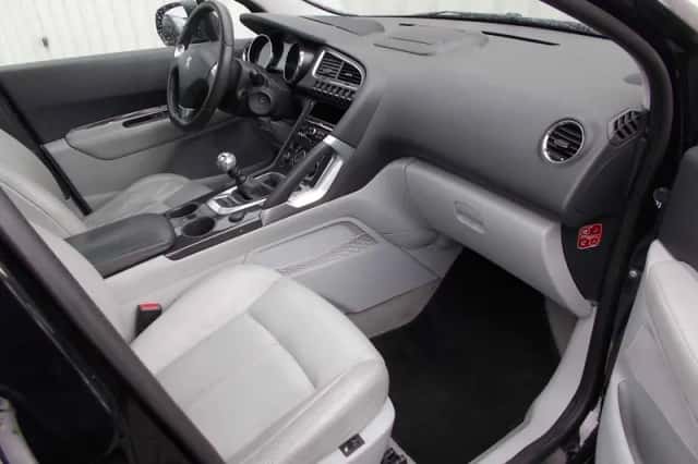 Peugeot 3008 (2009) thumbnail 4