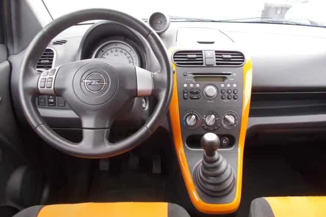 Opel Agila (2008) thumbnail 5