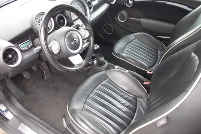MINI Cooper (2007) thumbnail 3