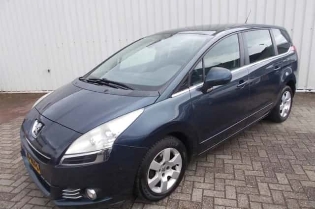 Peugeot 5008 (2012) thumbnail 1