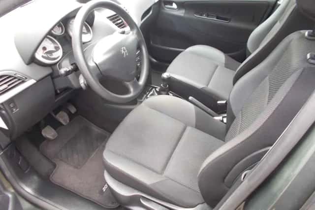 Peugeot 207 (2010) thumbnail 3