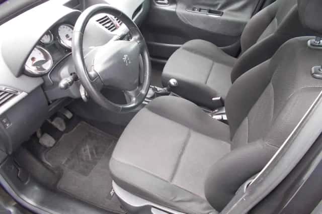 Peugeot 207 (2009) thumbnail 3
