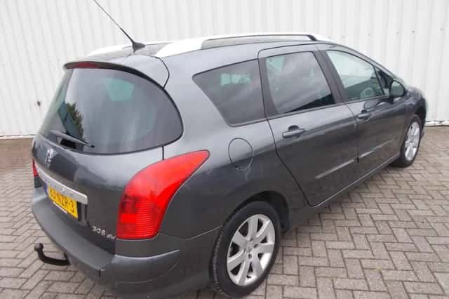 Peugeot 308 (2011) thumbnail 2