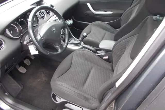 Peugeot 308 (2011) thumbnail 3