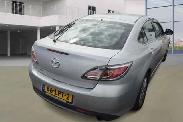 Mazda 6 (2010) thumbnail 2