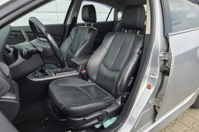 Mazda 6 (2010) thumbnail 3