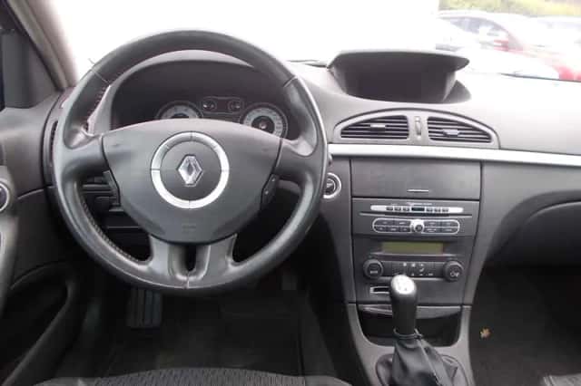 Renault Laguna (2008) thumbnail 5