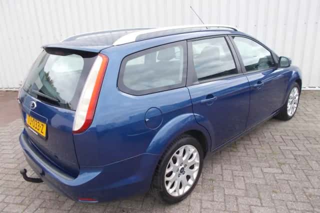 Ford Focus (2009) thumbnail 2