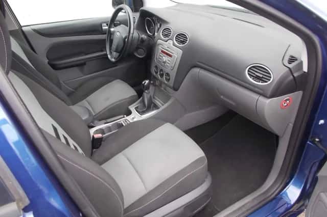 Ford Focus (2009) thumbnail 4
