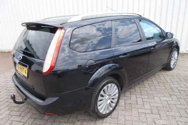 Ford Focus (2009) thumbnail 2
