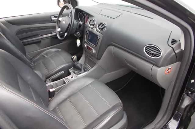 Ford Focus (2009) thumbnail 4