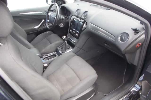 Ford Mondeo (2010) thumbnail 4