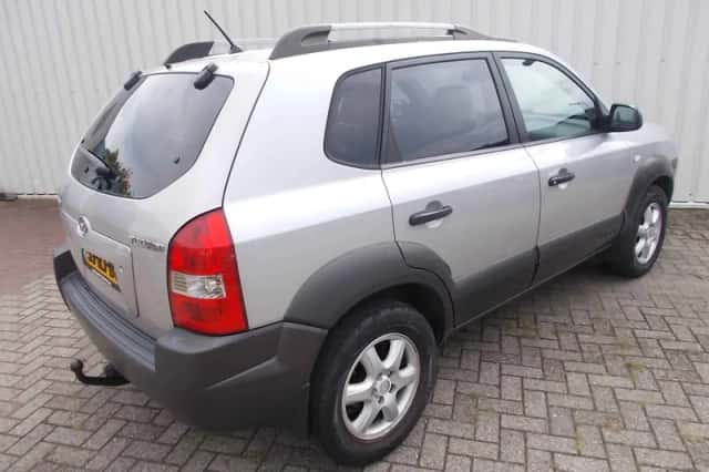 Hyundai Tucson (2006) thumbnail 2