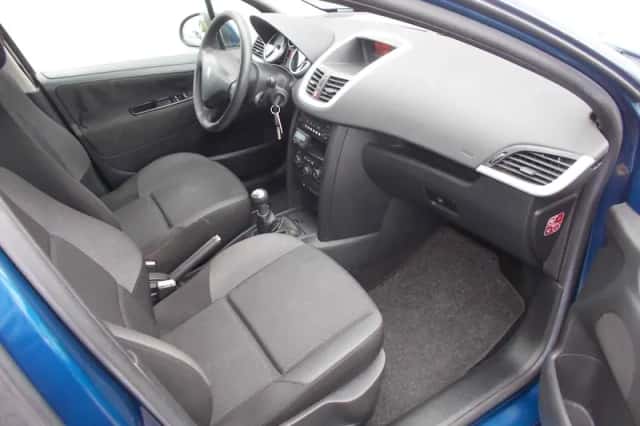 Peugeot 207 (2009) thumbnail 4