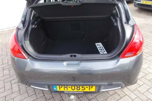 Peugeot 308 (2012) thumbnail 6