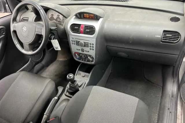 Opel Corsa (2006) thumbnail 4