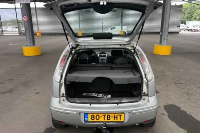 Opel Corsa (2006) thumbnail 6