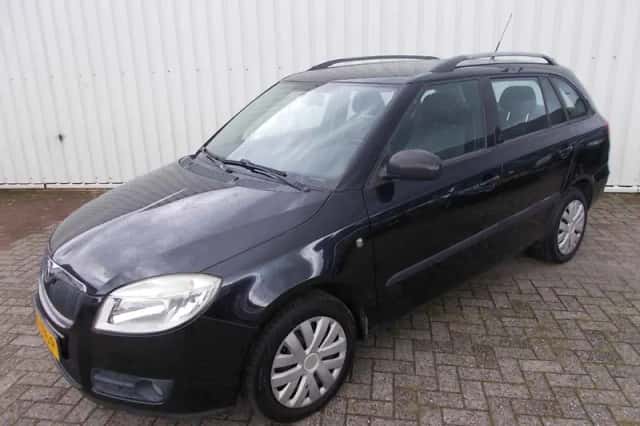 Škoda Fabia (2009) thumbnail 1
