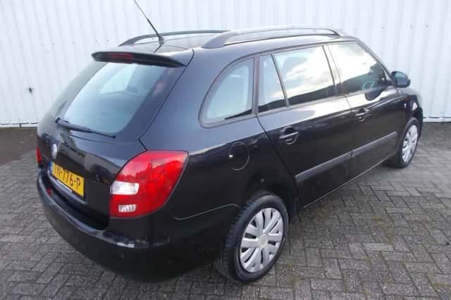 Škoda Fabia (2009) thumbnail 2