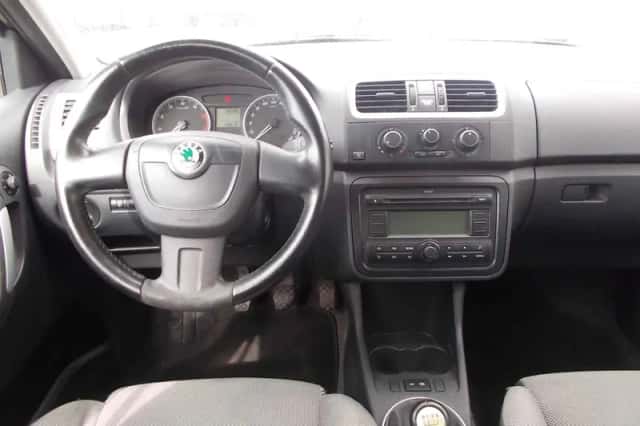 Škoda Fabia (2009) thumbnail 5