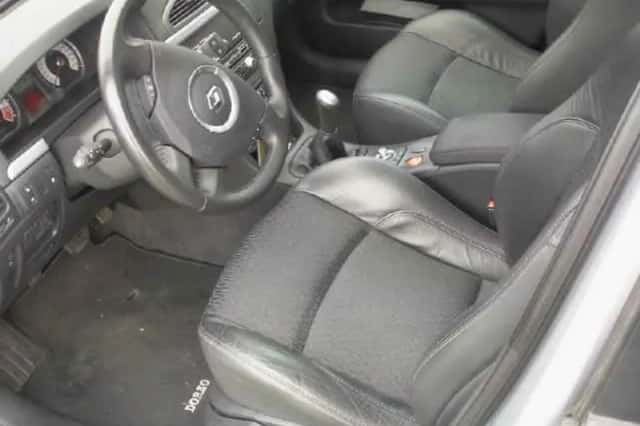 Renault Laguna (2007) thumbnail 3