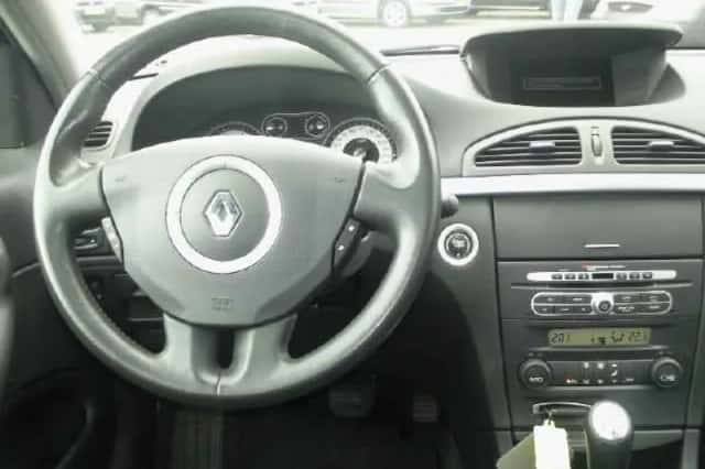 Renault Laguna (2007) thumbnail 5