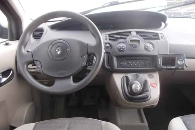 Renault Scénic (2006) thumbnail 5