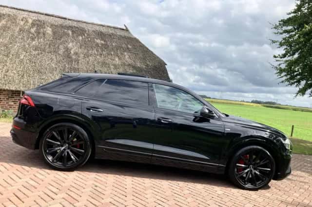 Audi Q8 (2023) thumbnail 2