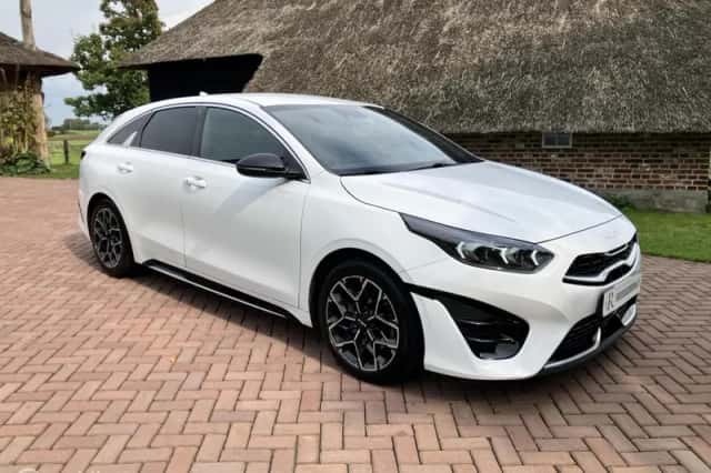 Kia Proceed (2023) thumbnail 4