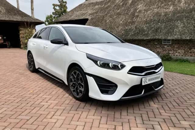 Kia Proceed (2023) thumbnail 5