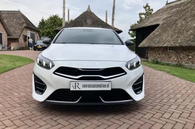 Kia Proceed (2023) thumbnail 6